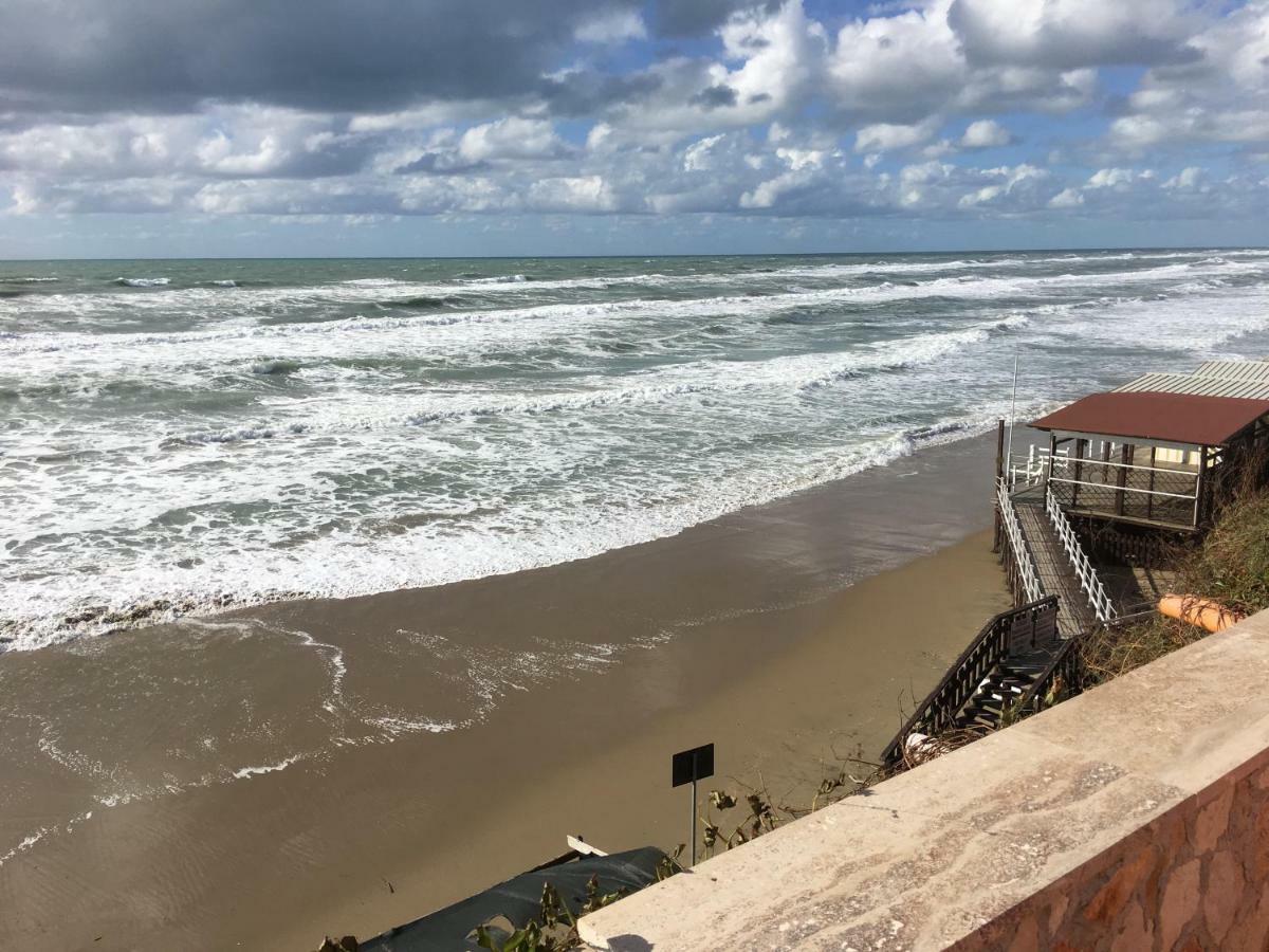 Anzio A Picco Sul Mare! Daire Dış mekan fotoğraf