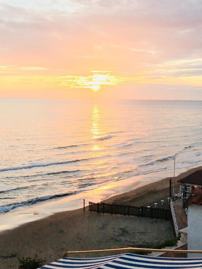 Anzio A Picco Sul Mare! Daire Dış mekan fotoğraf